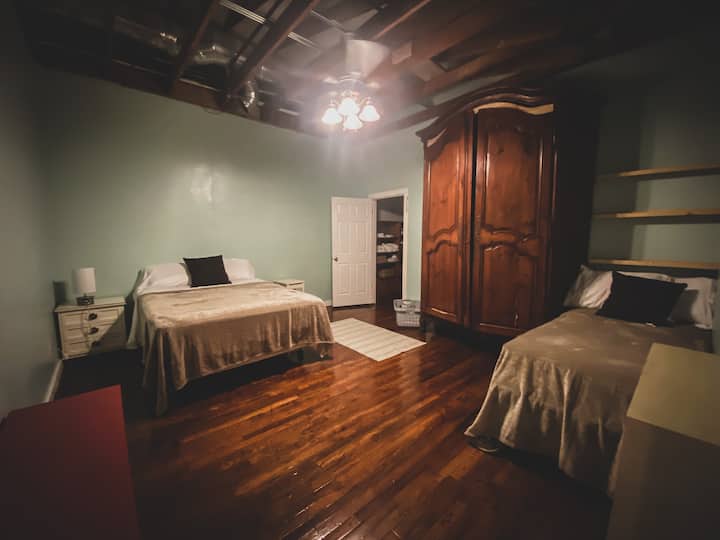 Chumba cha kulala cha kati 