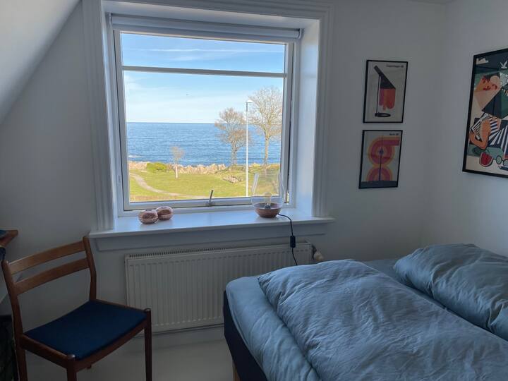 Chambre 2 - Vue mer. Lit de 160 cm de large