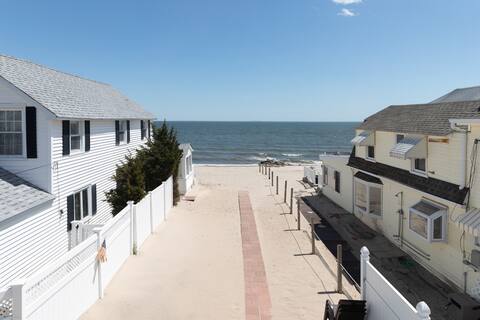 PRIVATE BEACH: ROYAL OCEANVIEW CASTLE @ CLINTON
