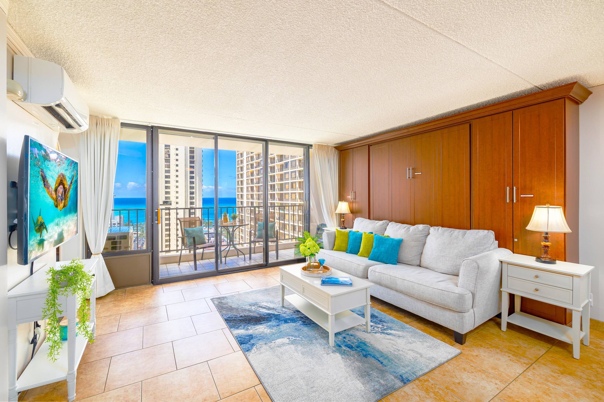 Condo in Honolulu · ★4.71 · 1 bedroom · 2 beds · 1 private bath - Image 6