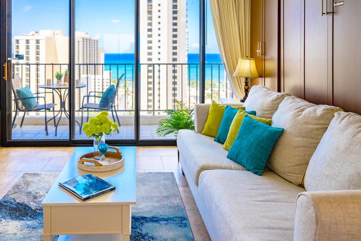 Obývačka s výhľadom na oceán