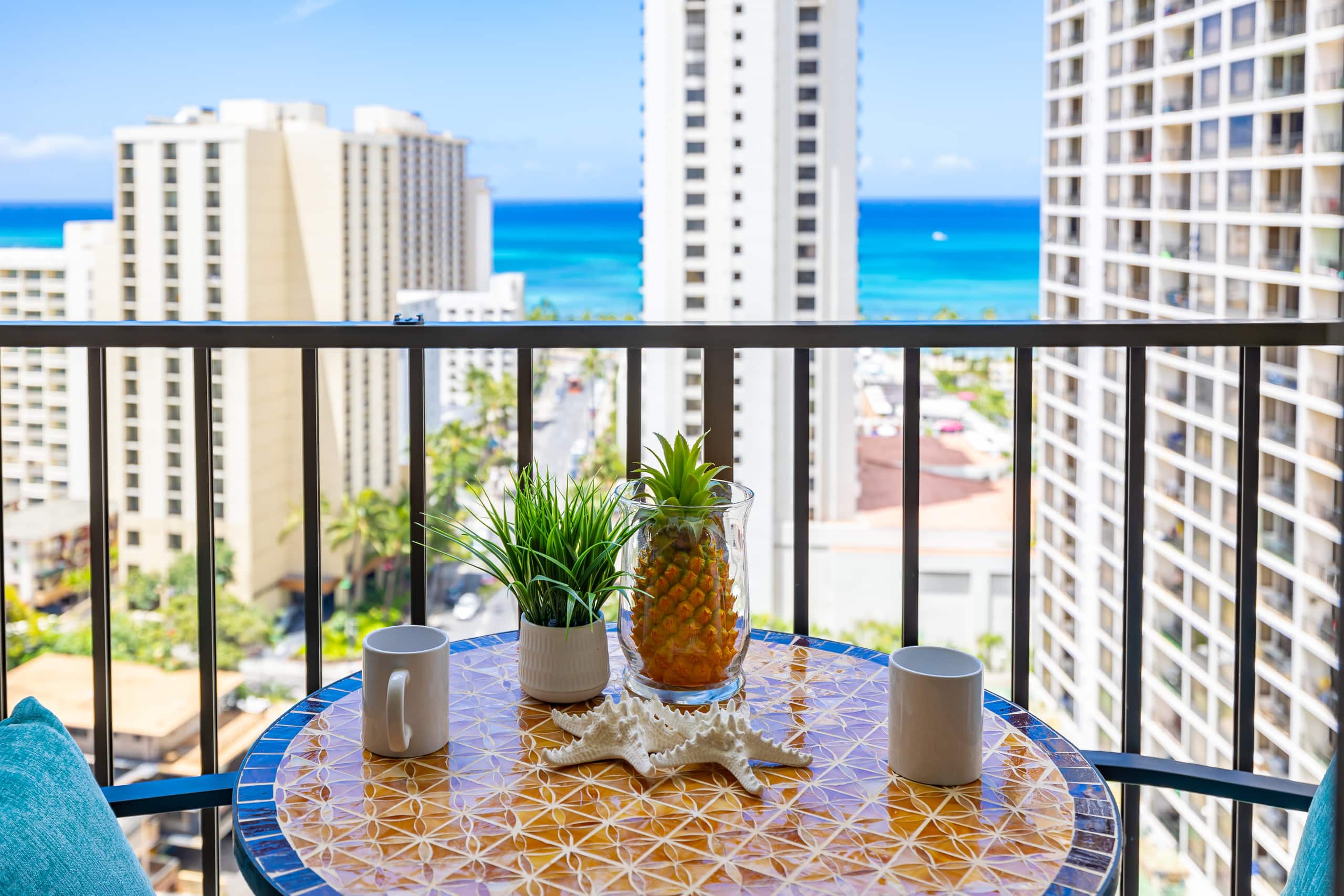 Condo in Honolulu · ★4.71 · 1 bedroom · 2 beds · 1 private bath - Image 3