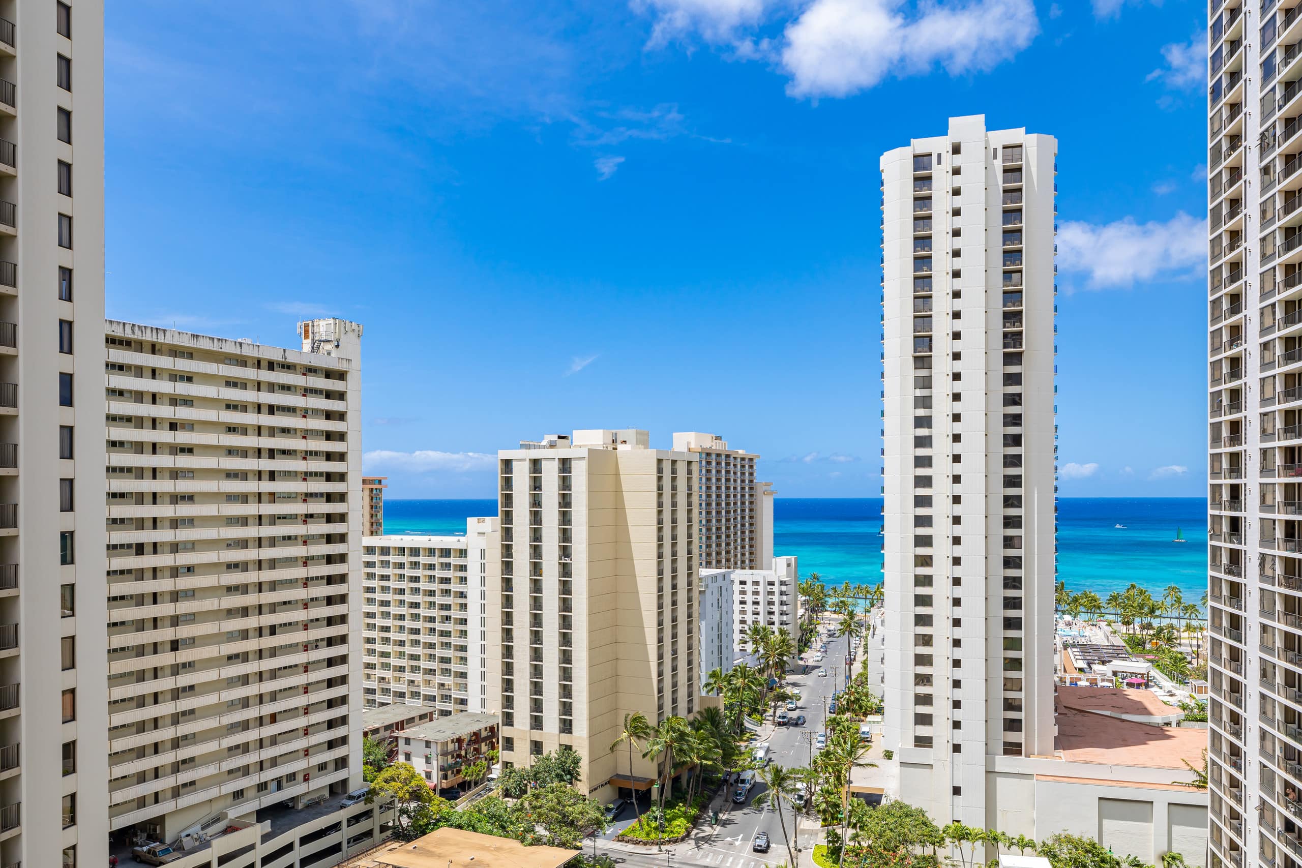 Condo in Honolulu · ★4.71 · 1 bedroom · 2 beds · 1 private bath - Image 26