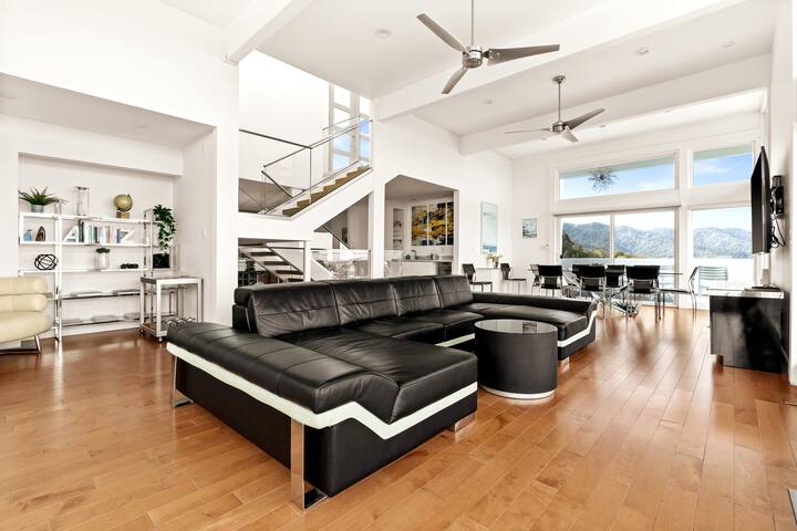 Executive Retreat with Amazing Views gallery image 4