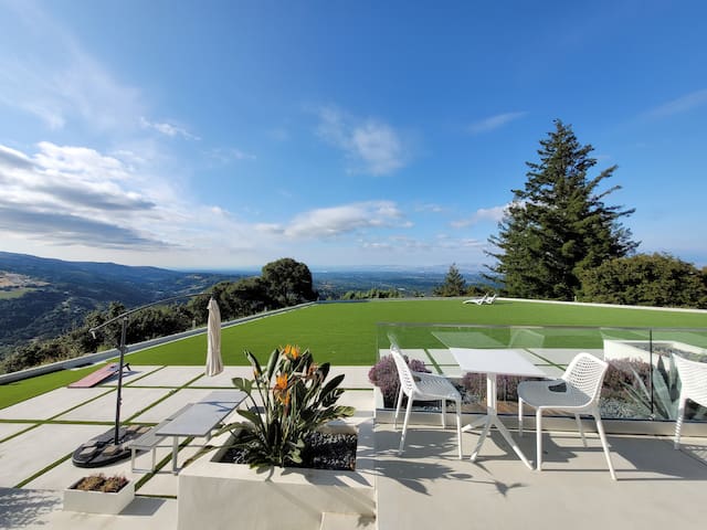 Executive Retreat with Amazing Views