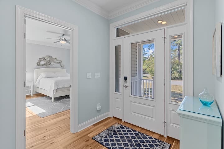 ENTRYWAY to a beautiful vacation!