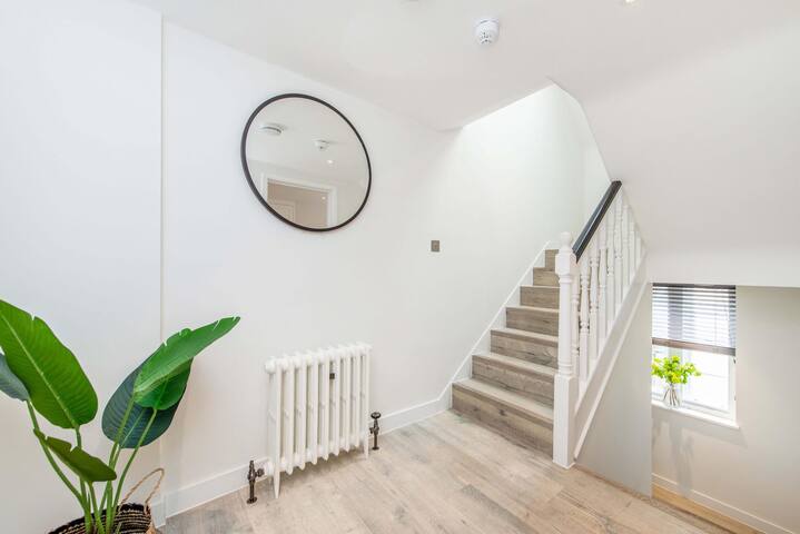 2 bedroom apartment Period building Covent Garden gallery image 4