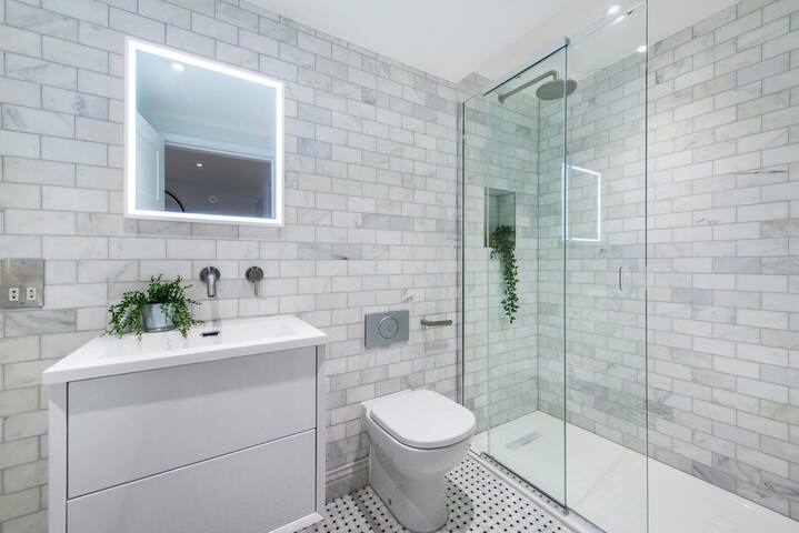 2 bedroom apartment Period building Covent Garden gallery image 5