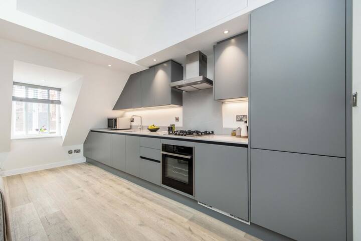 2 bedroom apartment Period building Covent Garden gallery image 3