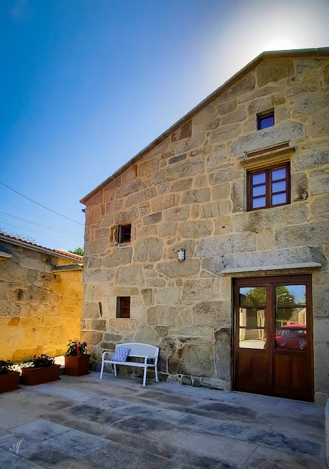 Spectacular Casona do Cereixo in Val Miñor