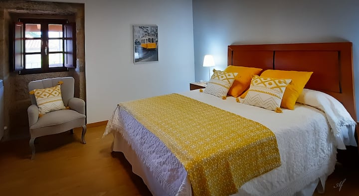 HABITACIÓN CON CAMA DE MATRIMONIO