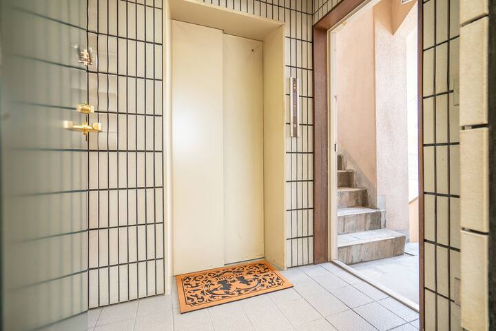 3-min walk from station! 143㎡ duplex luxury house! gallery image 4