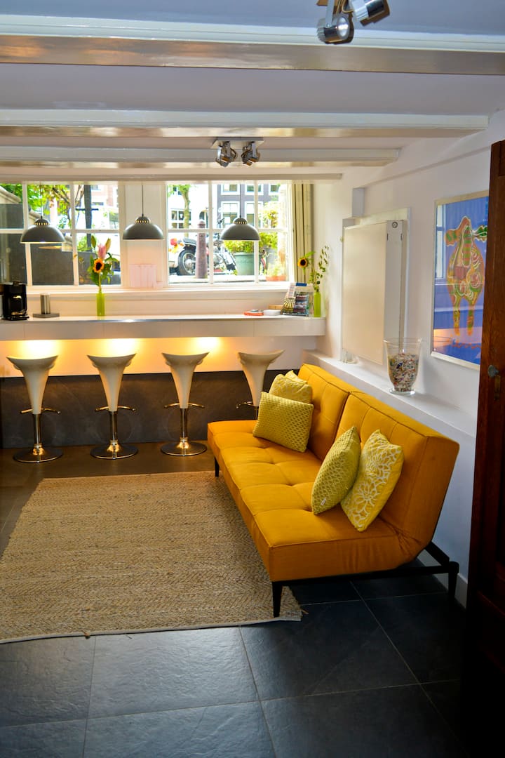 ด้านหน้ามีธนาคารโซฟา