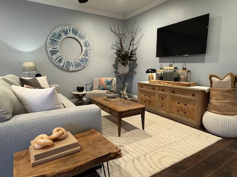 Charming Hillside Escape