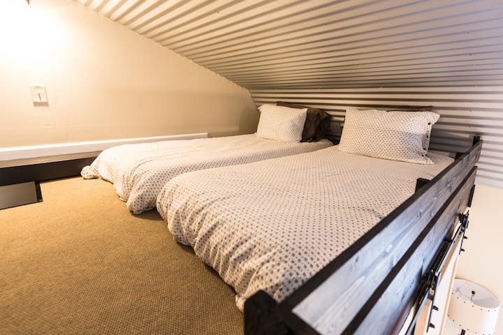 Loft area 1 with two twin-sized beds 