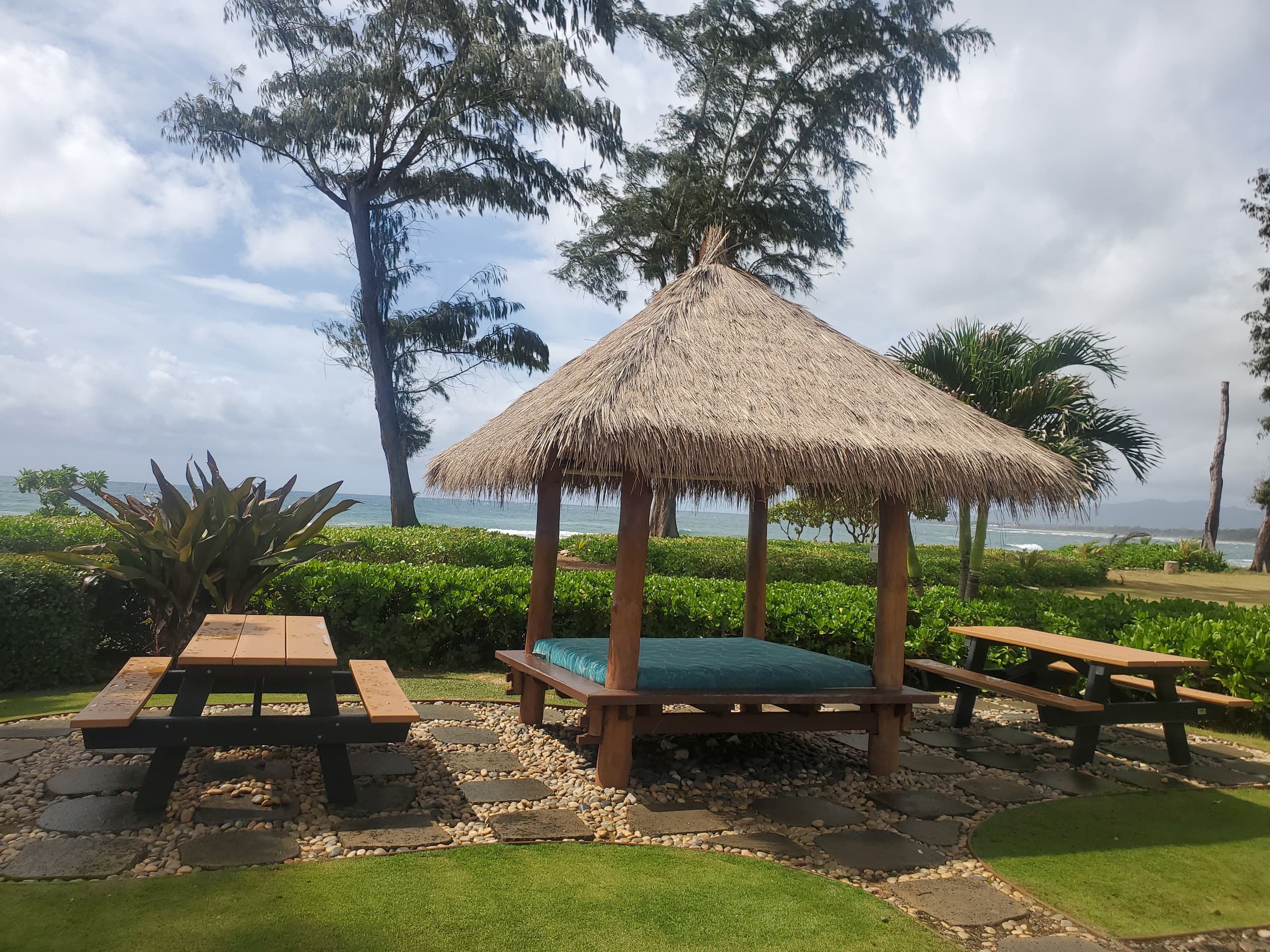 Blue Ocean Breeze Studio 1-min to beach, pool, AC - Photo 25