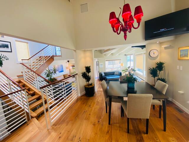 Rare 100 Block Manhattan Beach Walk-Street Home gallery image 5