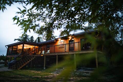 Georgian Bluffs Waterfront Retreat Sleeps Up To 24