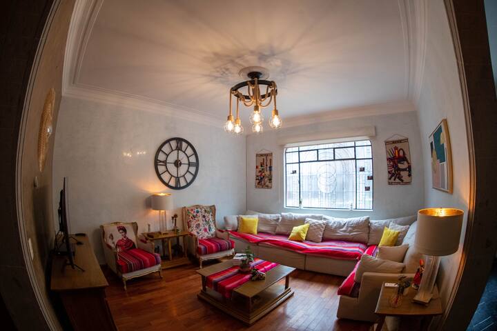 Acogedora Casa en Condesa: 4hab. Patio y Elevador gallery image 4