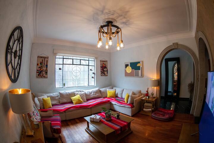 Acogedora Casa en Condesa: 4hab. Patio y Elevador gallery image 3