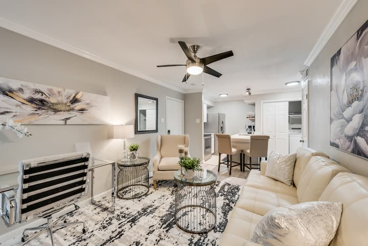 I32 – W. Cup 18 Min To At&t | Sleeps 2 | Parking - Irving