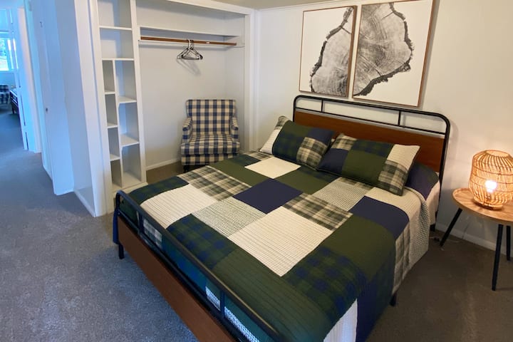 Queen bedroom #2