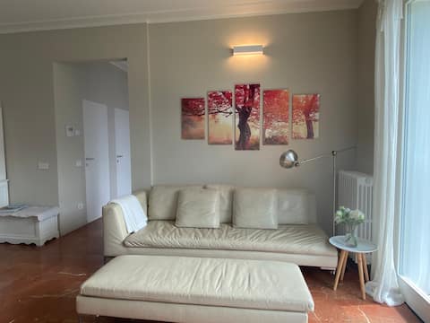 Annuncio Airbnb popolare: in faggi rossi - red beech trees a Como
