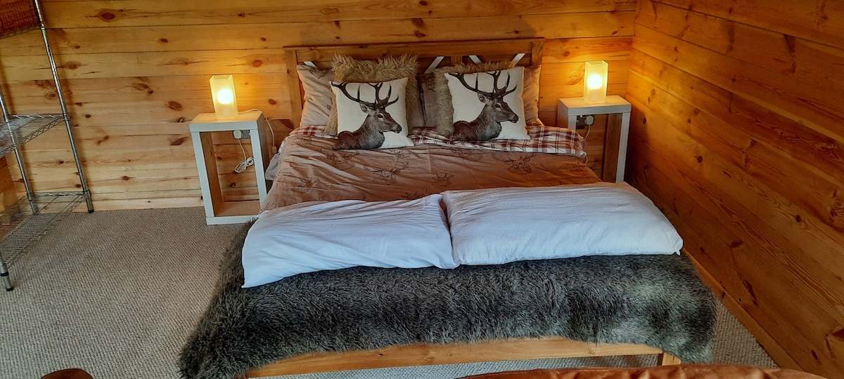 Საწოლის ფართო სივრცე