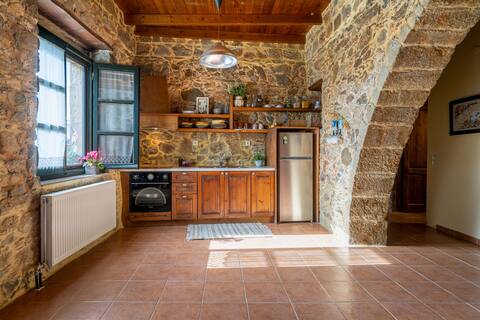 House in Organic 'Orgon Farm' [2]