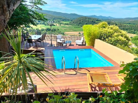 Villa with pool, exceptional dominant view