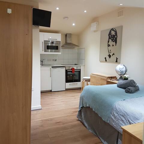 Accommodation London managed Airbnb listing 2