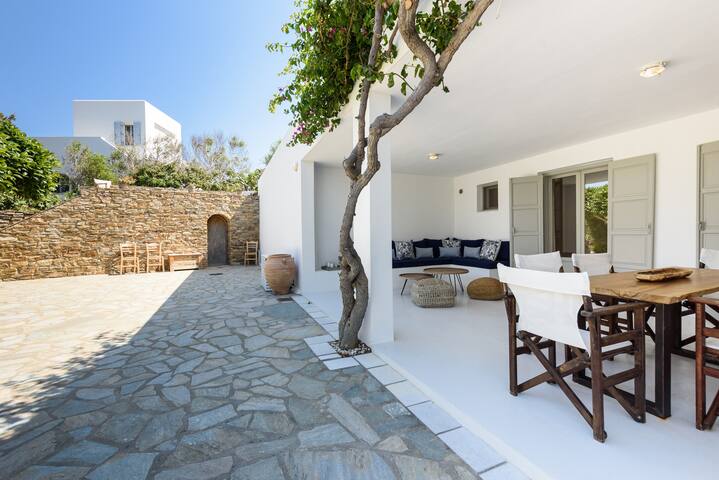 Walk to the beach-Villa Nostos Antiparos gallery image 4