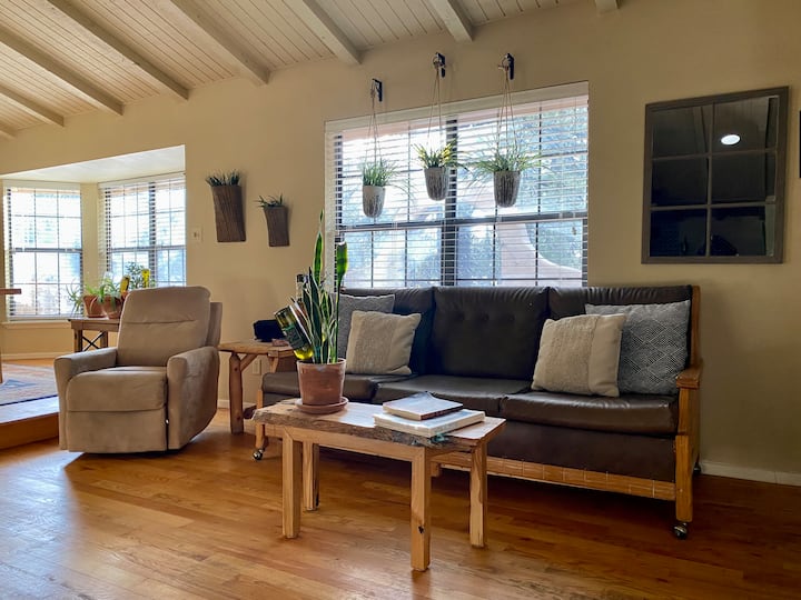 Casa Bohemia / Hot Tub~wine Bar~great Location - Ruidoso Downs, NM