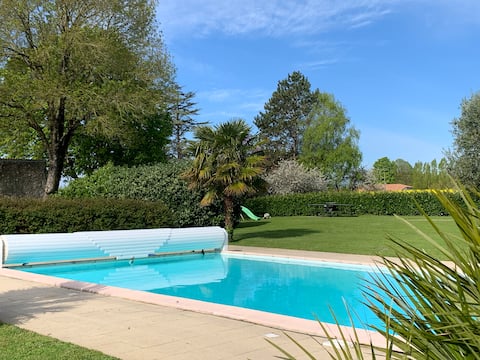 Gite 4 pers. with heated pool near beaches