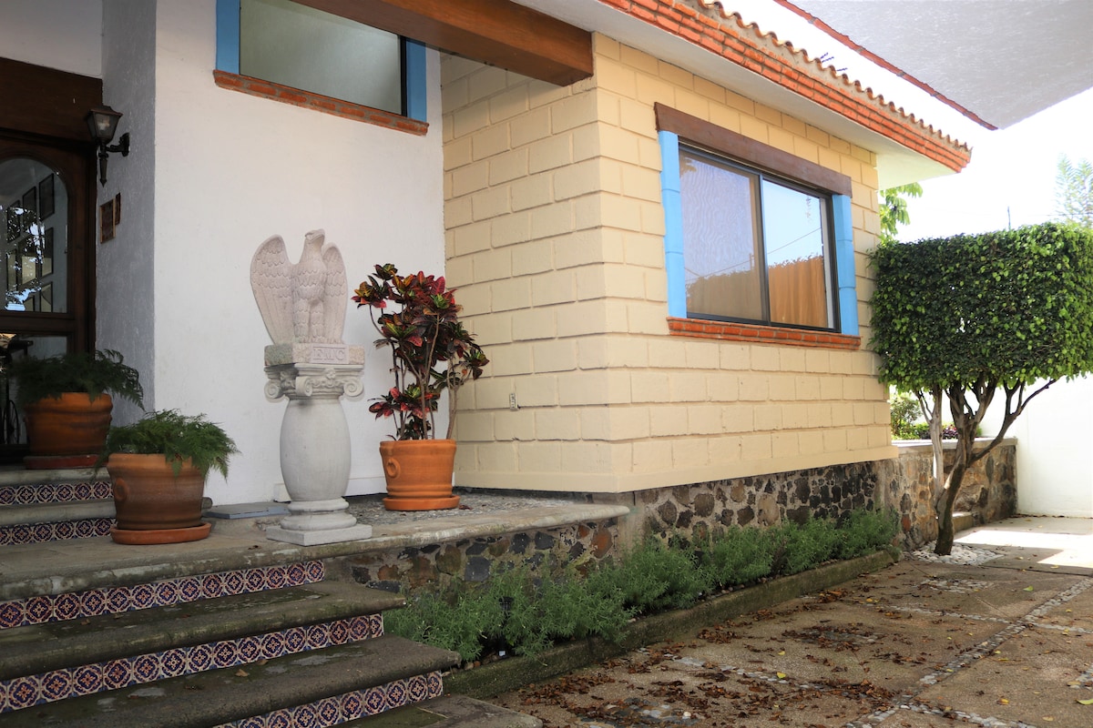 6BR House in Cuernavaca — 6 bedroom vacation rental in Cuernavaca