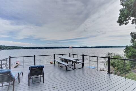 Saratoga Lake Boathouse Mega-Retreat