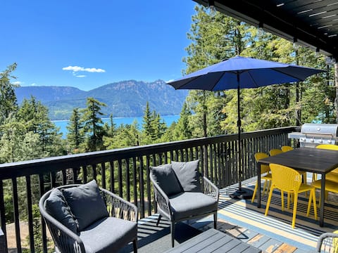 3 Bedroom Cabin with Lake & Mountain View!