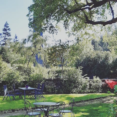 PONTGIBAUD  Gite Le Suquet, charm, authenticity.