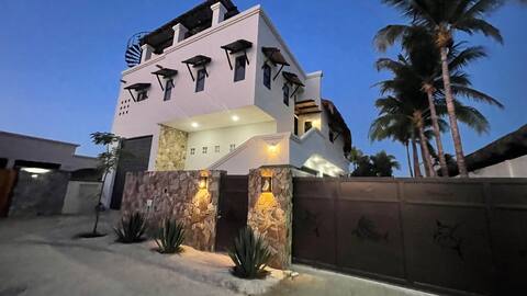 "Casa Cielo"  Ocean View Luxury Villa on beach