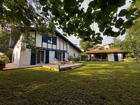 Ascain, in the lush countryside between sea and mountain