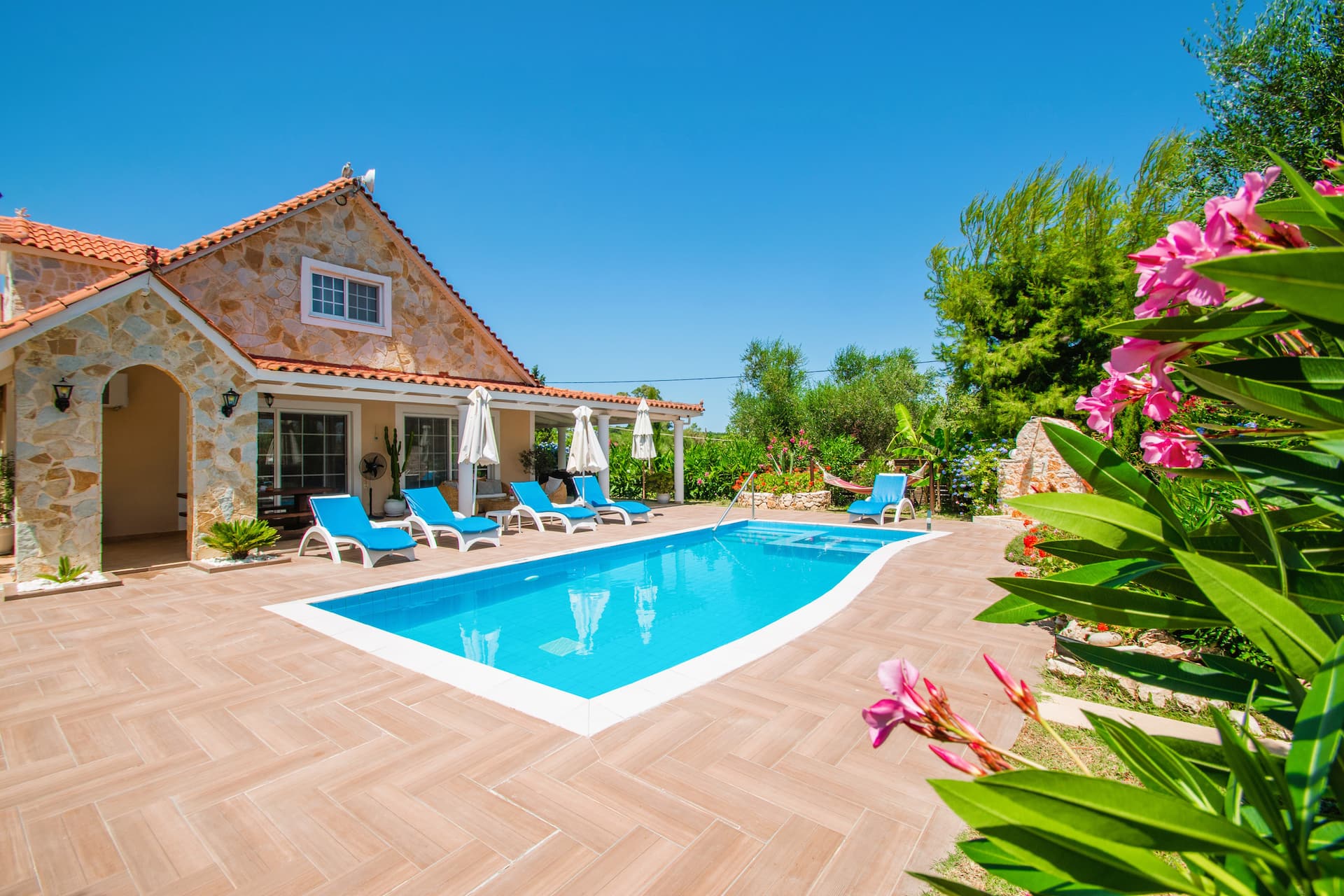 Zante Sunny Villa I – Free Heated Pool, Jacuzzi & Fitness Corner. Pets Welcome!
