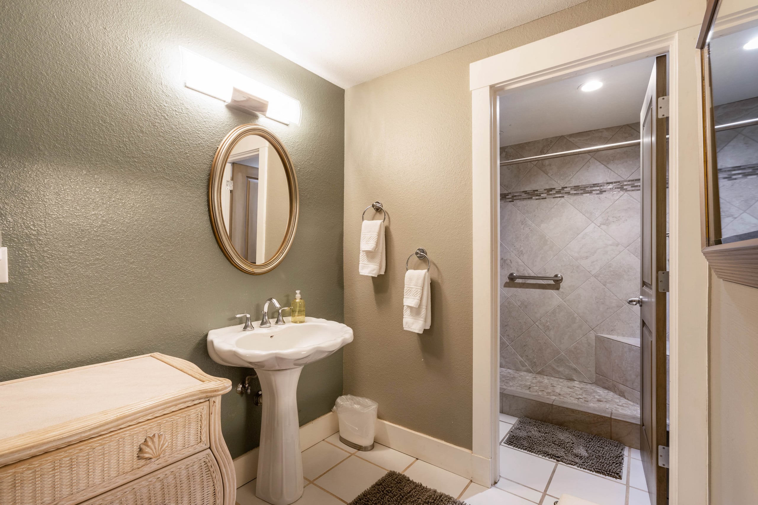 Condo in Kihei · ★4.97 · 2 bedrooms · 2 beds · 2 baths - Image 26