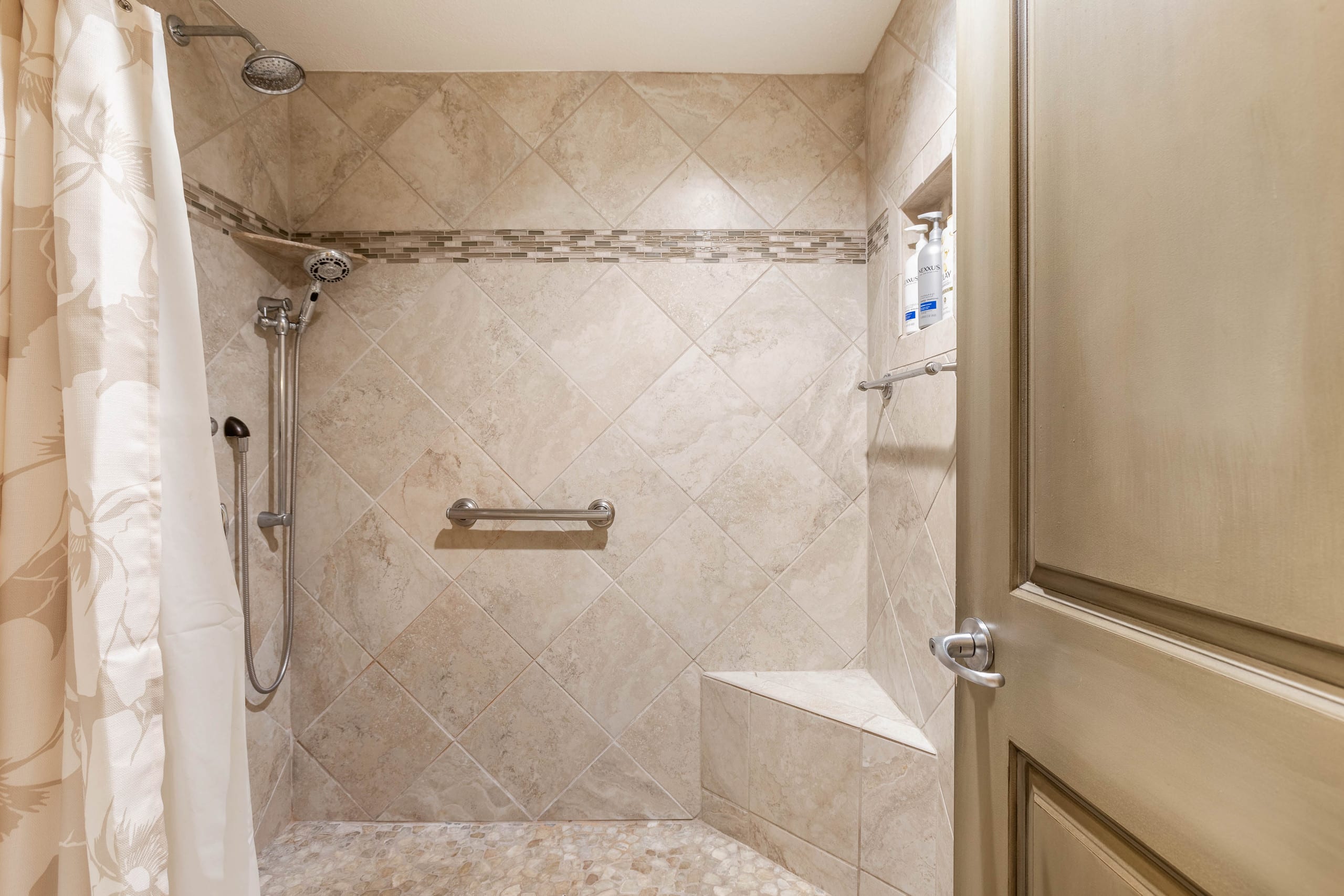 Condo in Kihei · ★4.97 · 2 bedrooms · 2 beds · 2 baths - Image 27