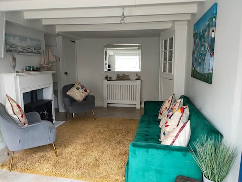 Successful Airbnb property: Maidenwell Cottage. Near Chesil Beach, Portland in Weymouth And Portland
