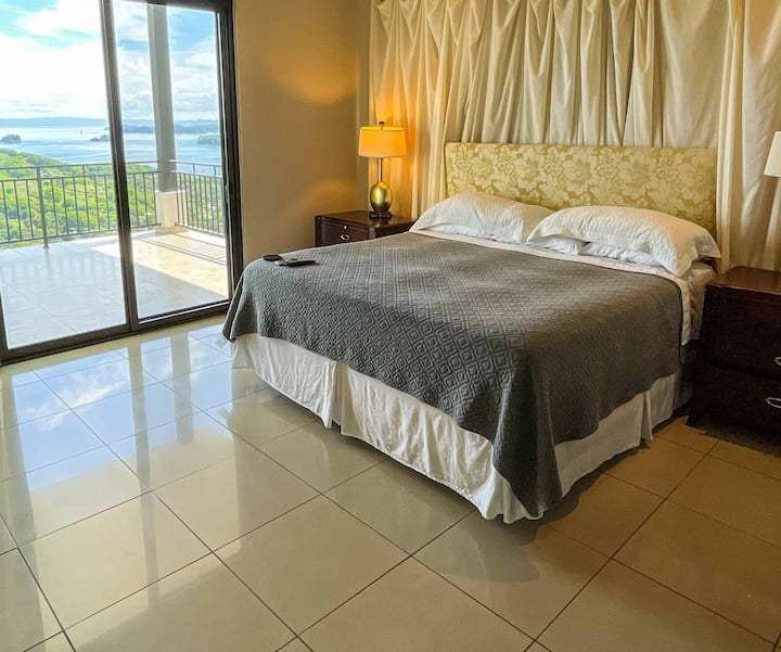 Master Suite 2  na mandhari yake nzuri