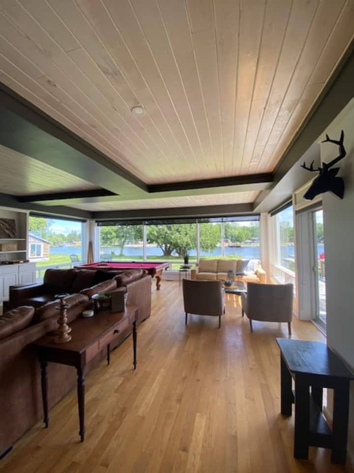 Riviera Lodge | Lrg Renovated Waterfront Property - Sturgeon Falls