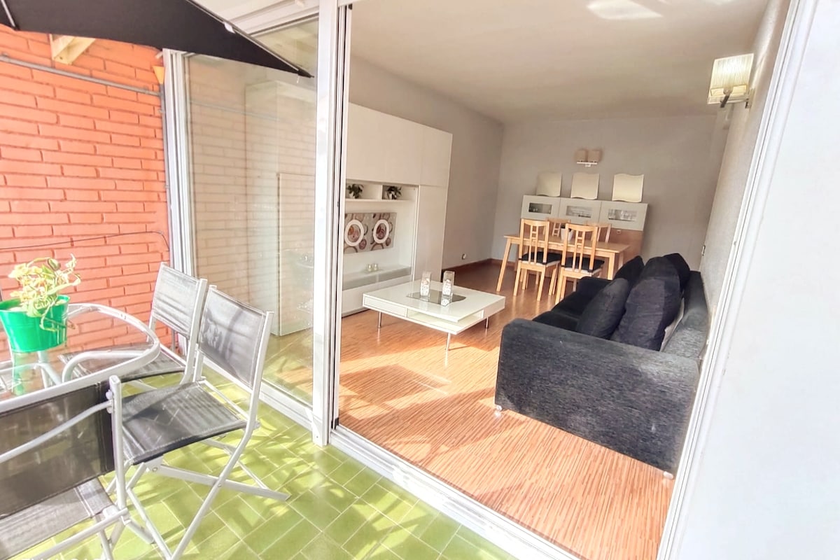 Propriété Airbnb réussie: VERY BRIGHT APARTMENT IN SECOND LINE OF THE SEA à Roda De Berà