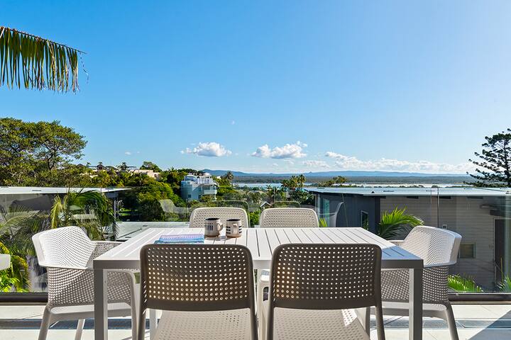 Luxurious 3 Bedroom Apartment with Great Views gallery image 4