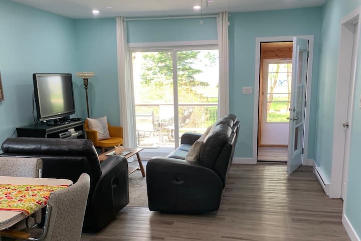 "Little Cottage"  40 Steps To Beautiful Beach! - Gimli