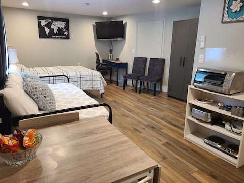 Cozy Private Suite - Close to Everything!